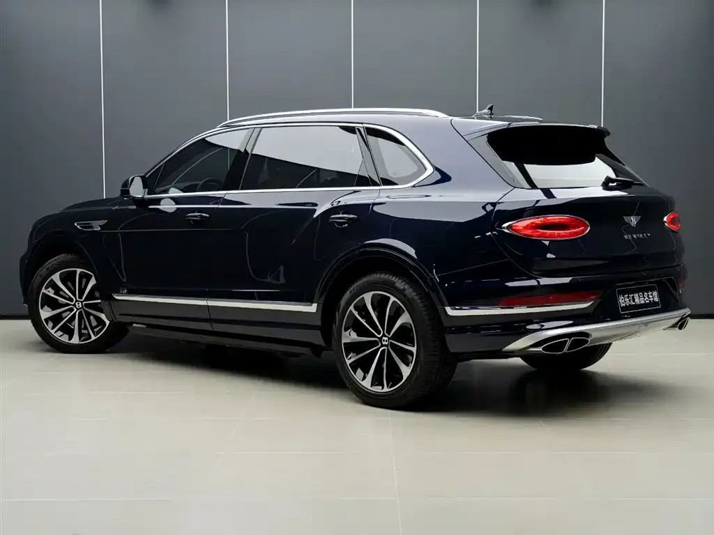 Bentley Bentayga — фото 10