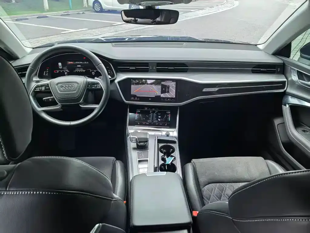 Audi A7L — фото 5