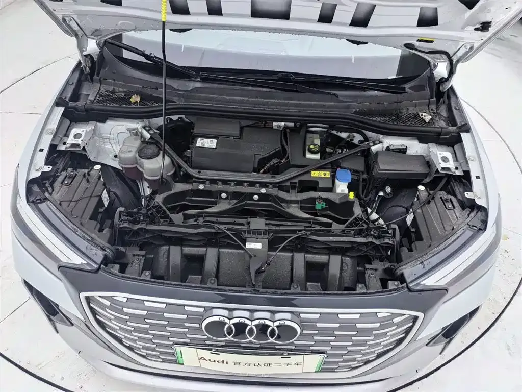 Audi Q4 e-tron — фото 10