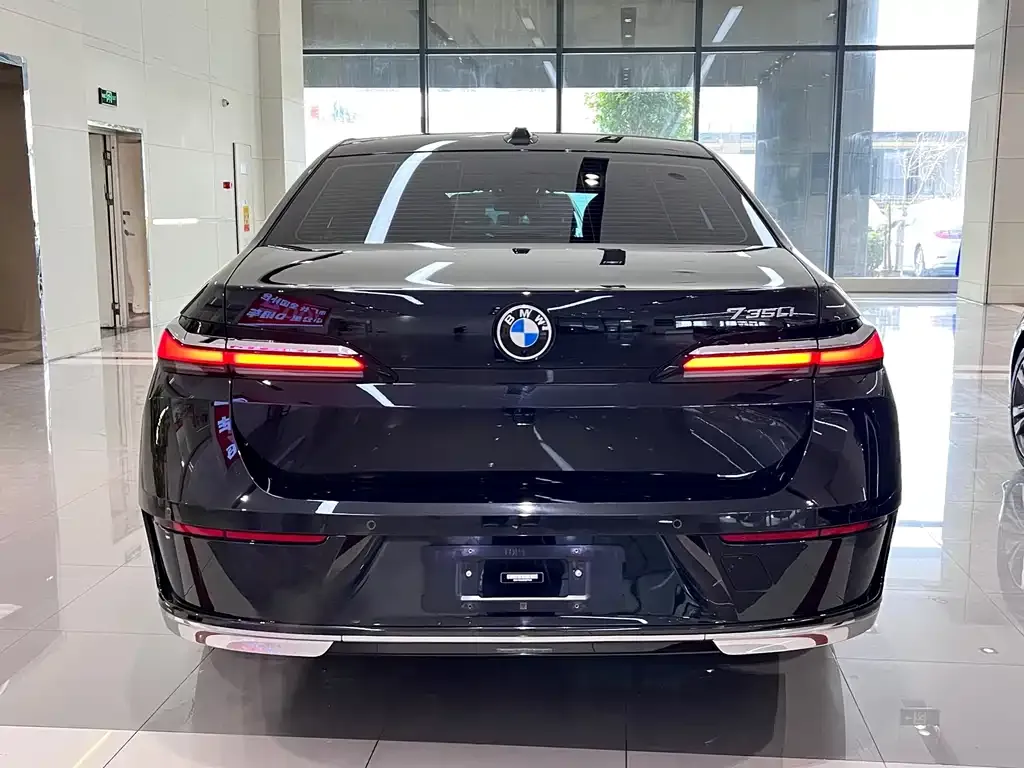 BMW 7 Series — фото 10