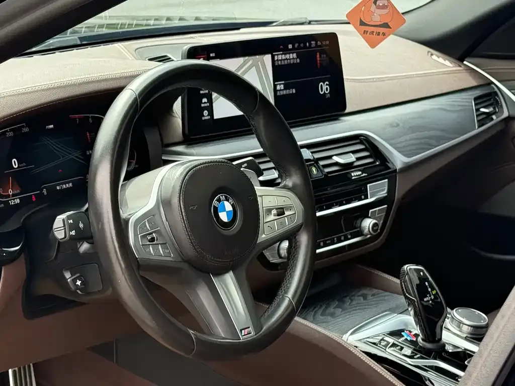 BMW 5 Series — фото 4