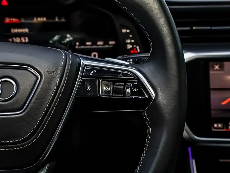Audi A7L — фото 2