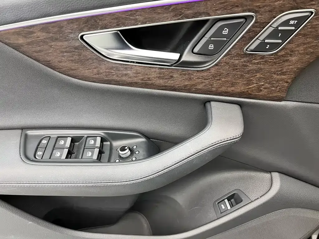 Audi Q7 — фото 9