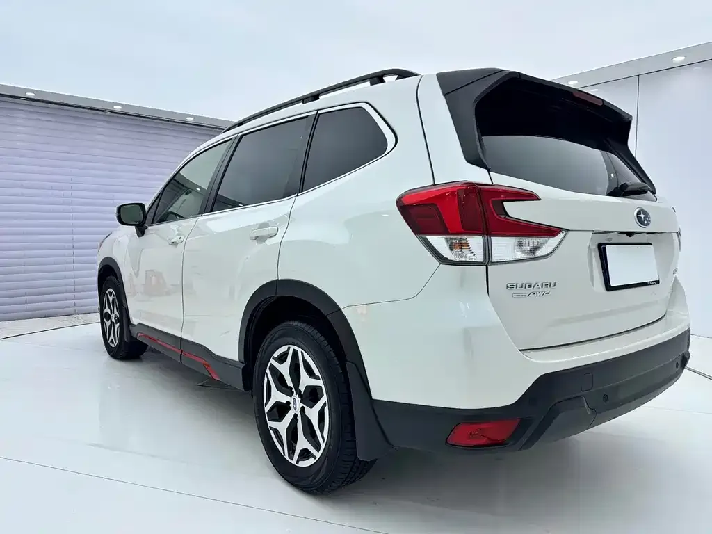 Subaru Forester — фото 8