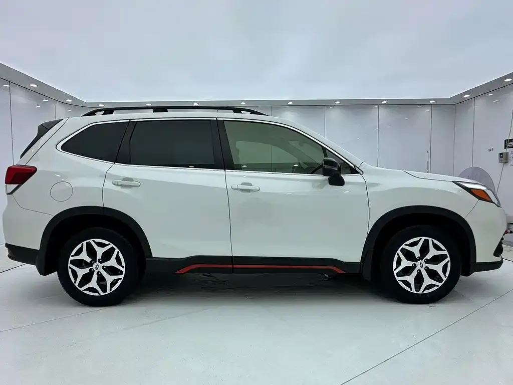 Subaru Forester — фото 7