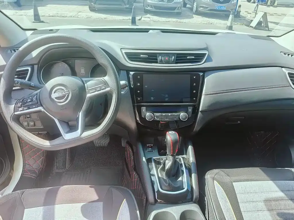 Nissan Qashqai — фото 5