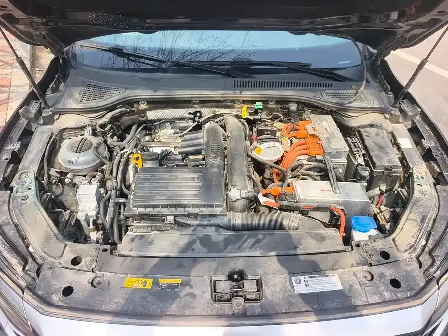 Volkswagen Passat New Energy — фото 4