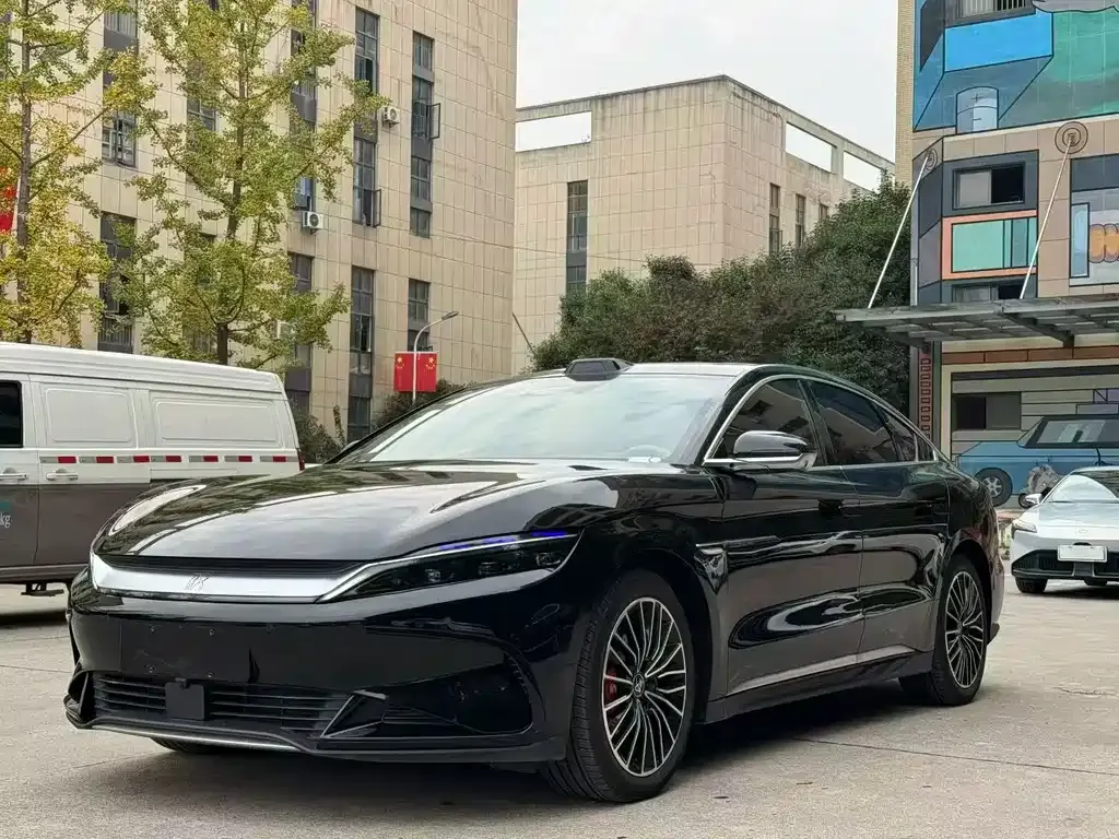 BYD Han — фото 1