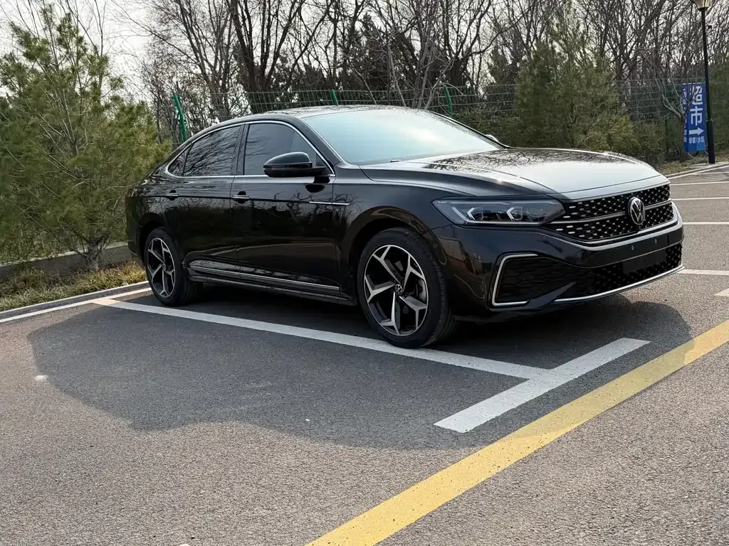 Volkswagen Passat — фото 7