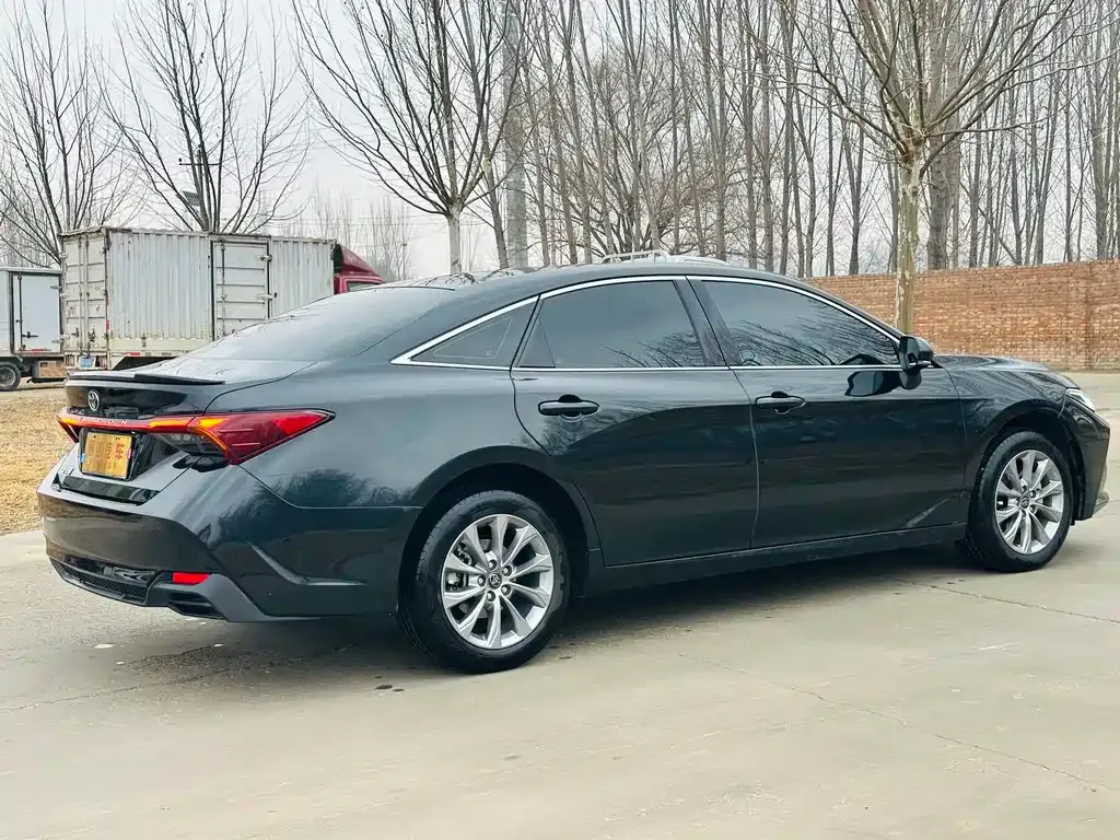 Toyota Avalon — фото 8