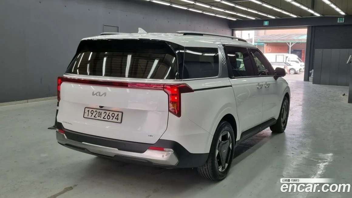 Kia Carnival — фото 10