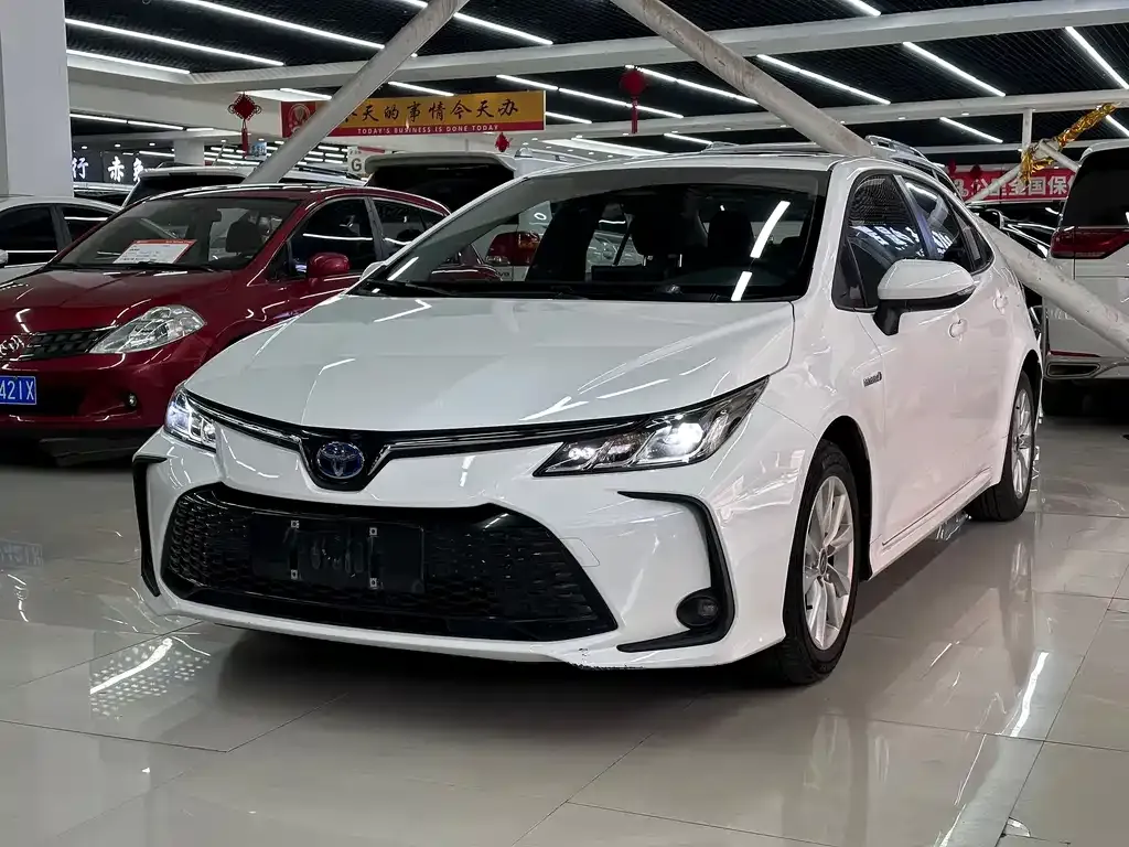 Toyota Corolla — фото 1