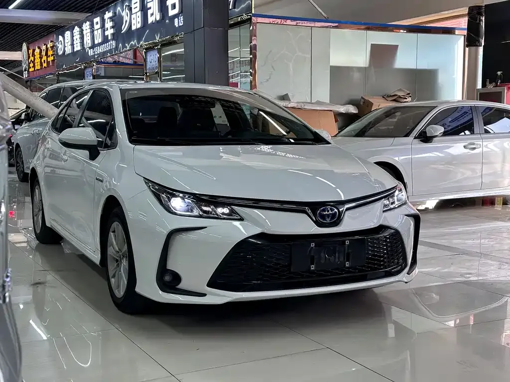 Toyota Corolla — фото 2
