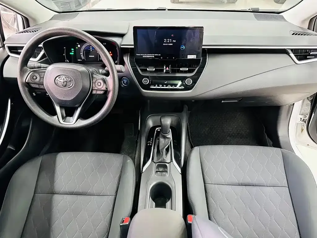 Toyota Corolla — фото 9