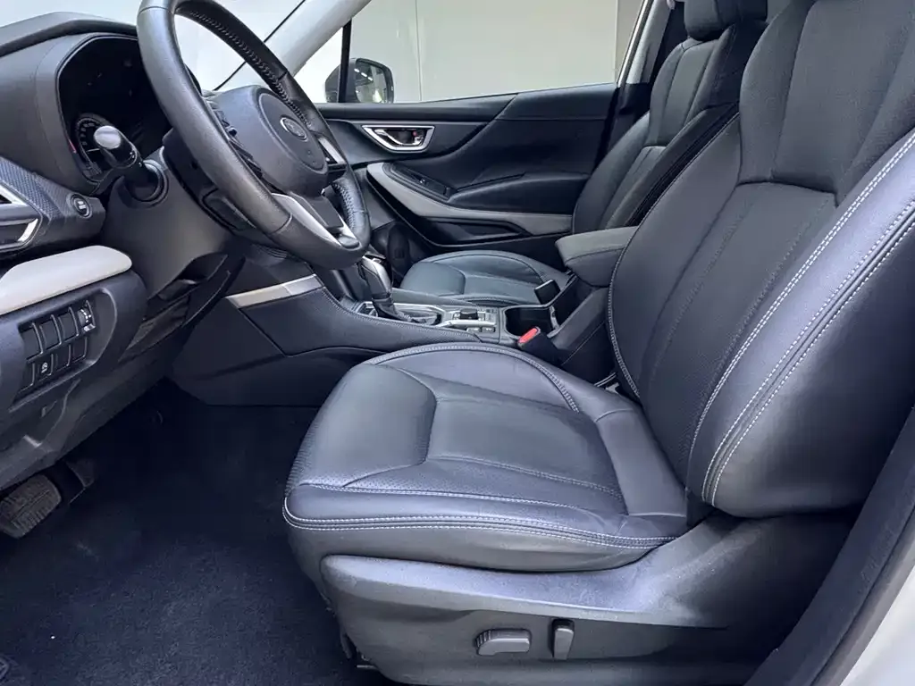 Subaru Forester — фото 8