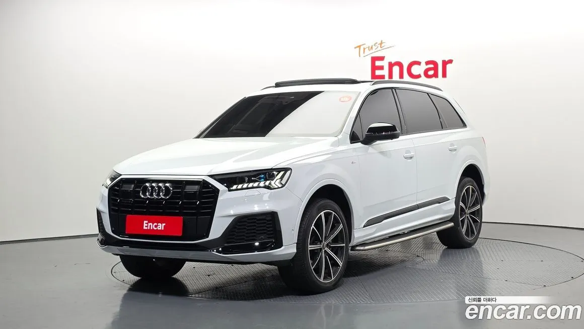Audi Q7 — фото 1
