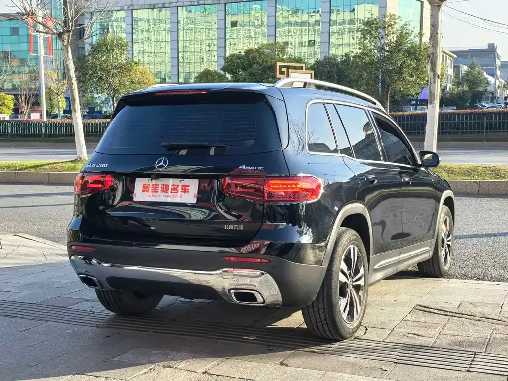 Mercedes-Benz GLB — фото 10
