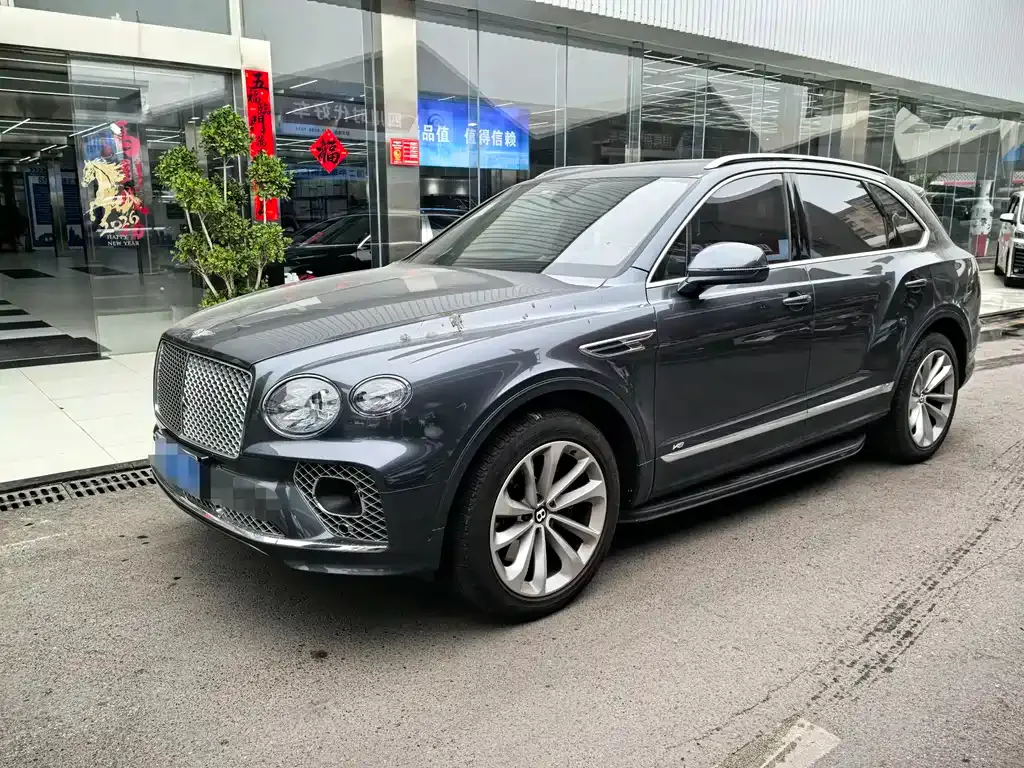 Bentley Bentayga — фото 1