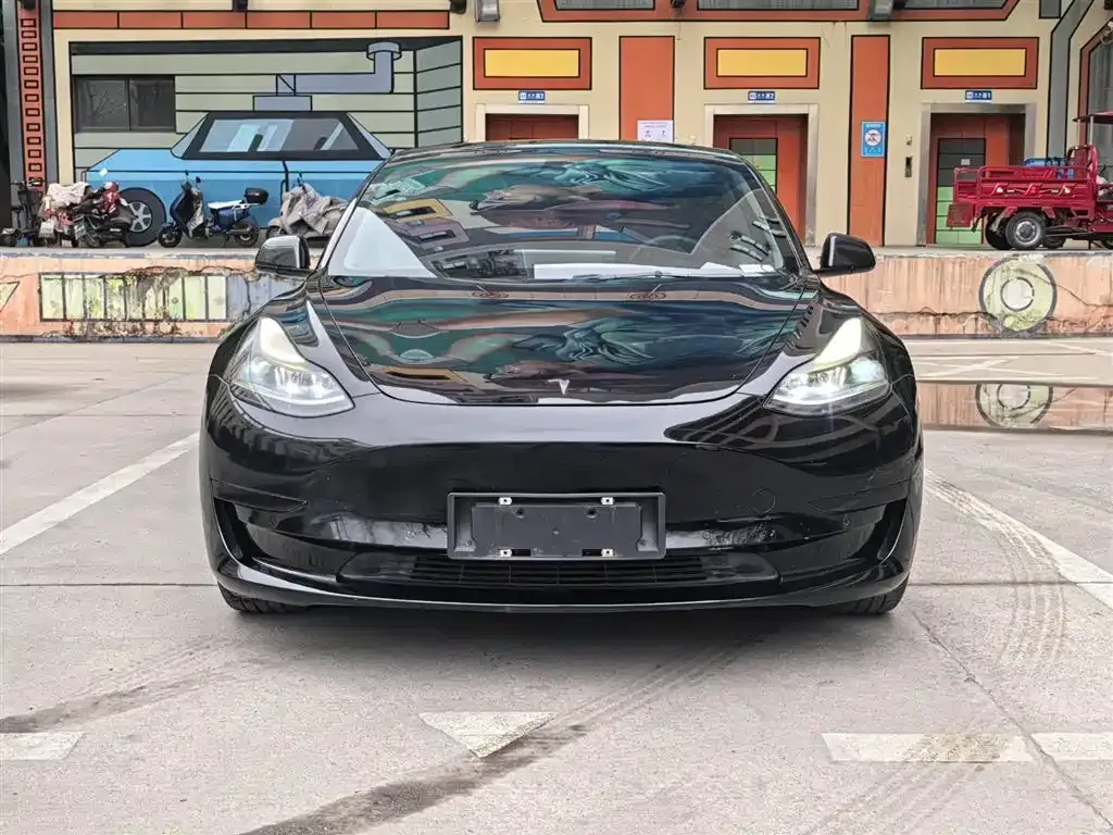Tesla Model 3 — фото 8