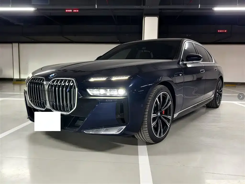 BMW i7 — фото 3