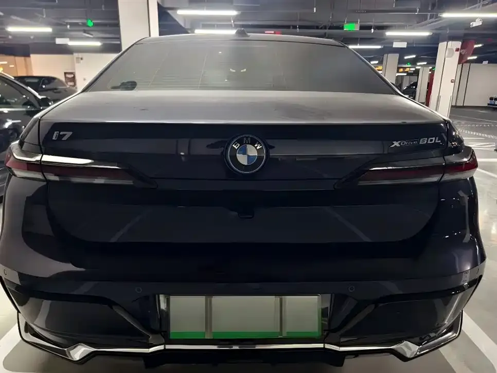 BMW i7 — фото 2
