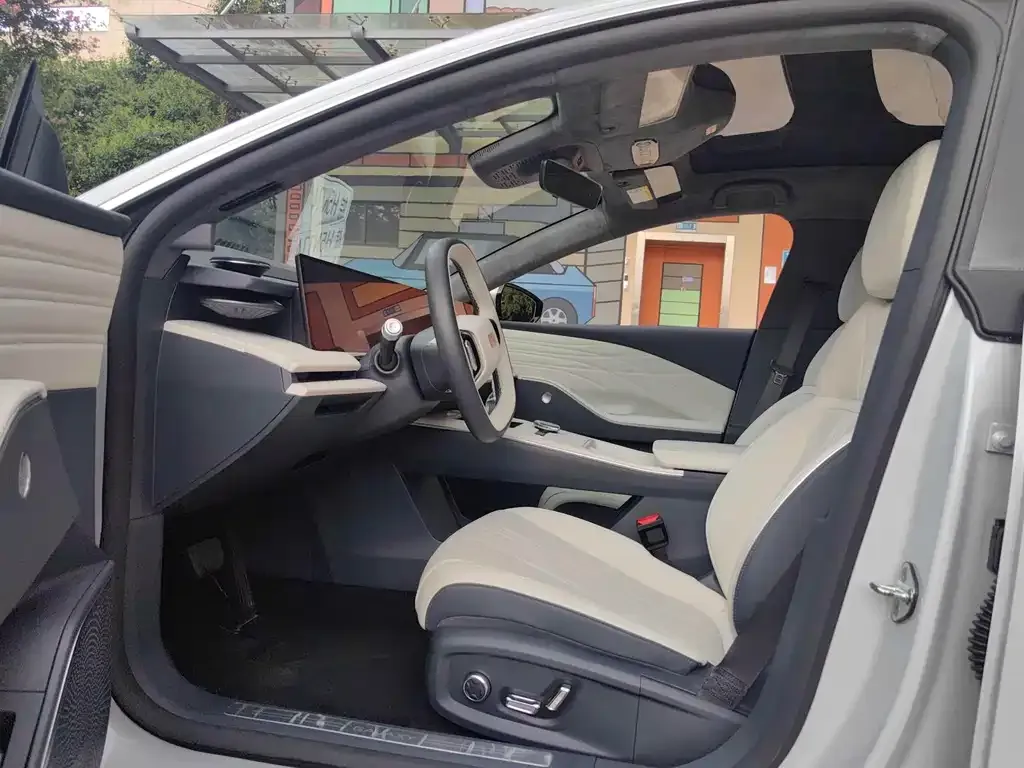 Geely Galaxy E8 — фото 10