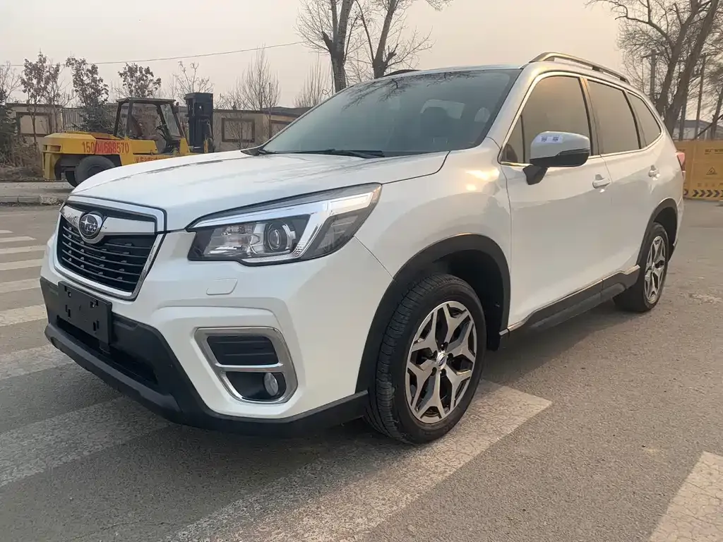 Subaru Forester — фото 1