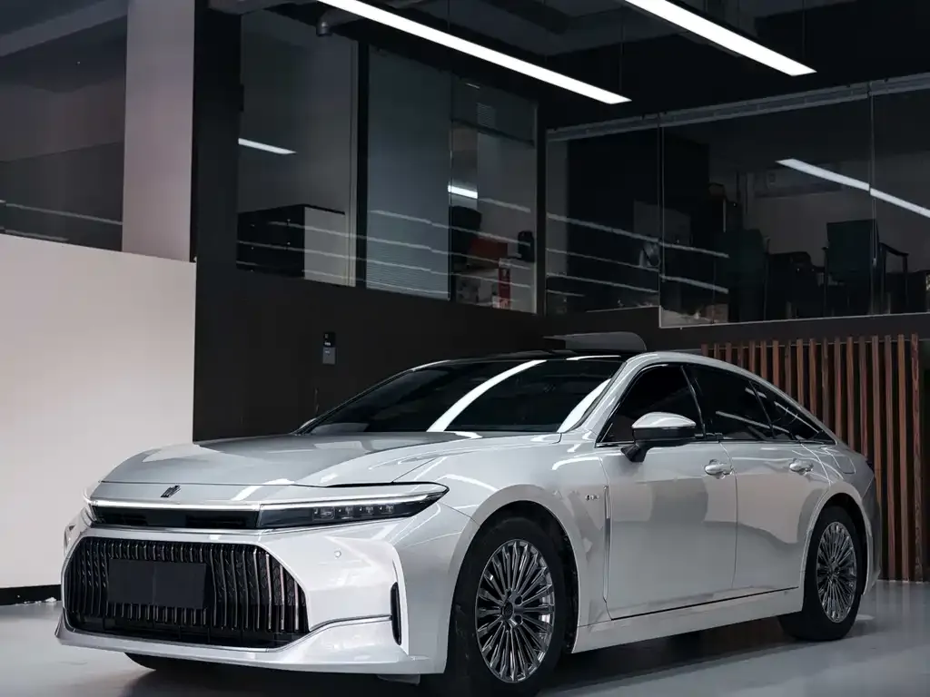 Toyota Crown (Import) — фото 1