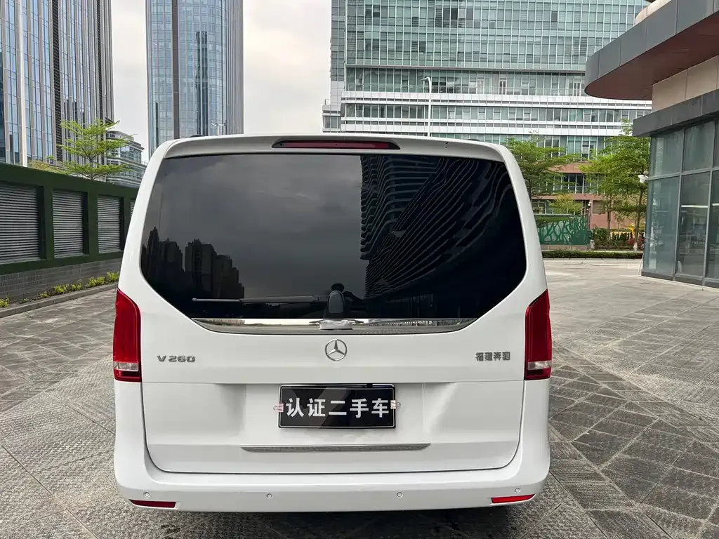 Mercedes-Benz V-Class — фото 10