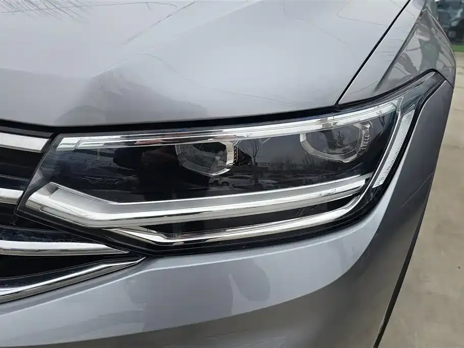 Volkswagen Tiguan L — фото 2