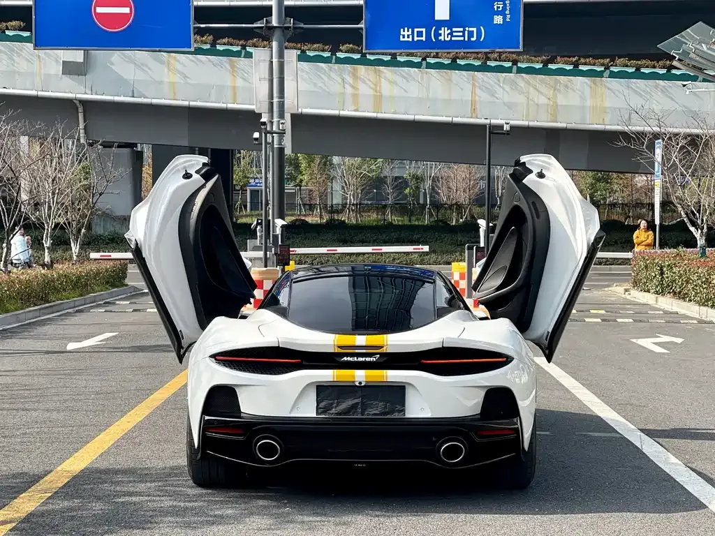 McLaren GT — фото 9