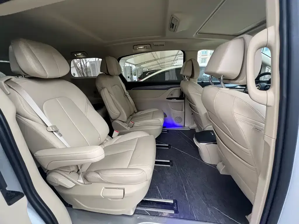 Buick GL8 Hybrid — фото 3