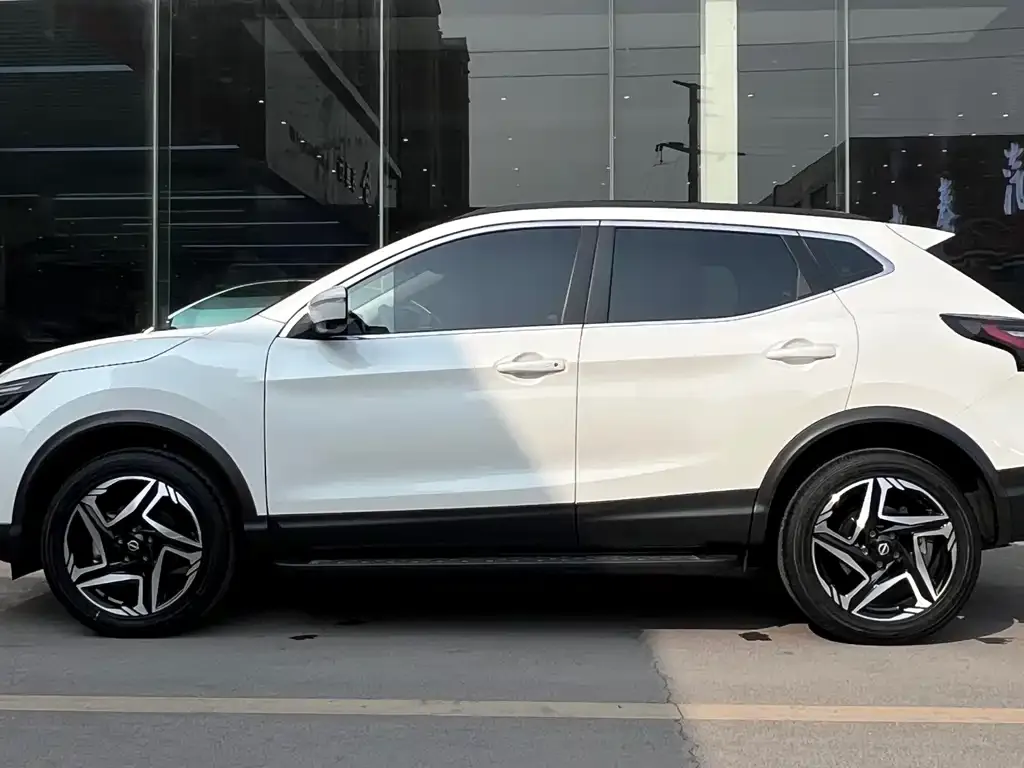 Nissan Qashqai — фото 2
