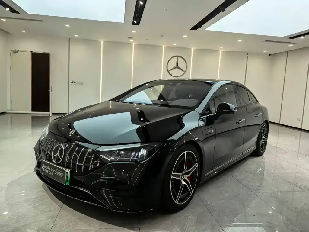 Mercedes-Benz EQE AMG — фото 1