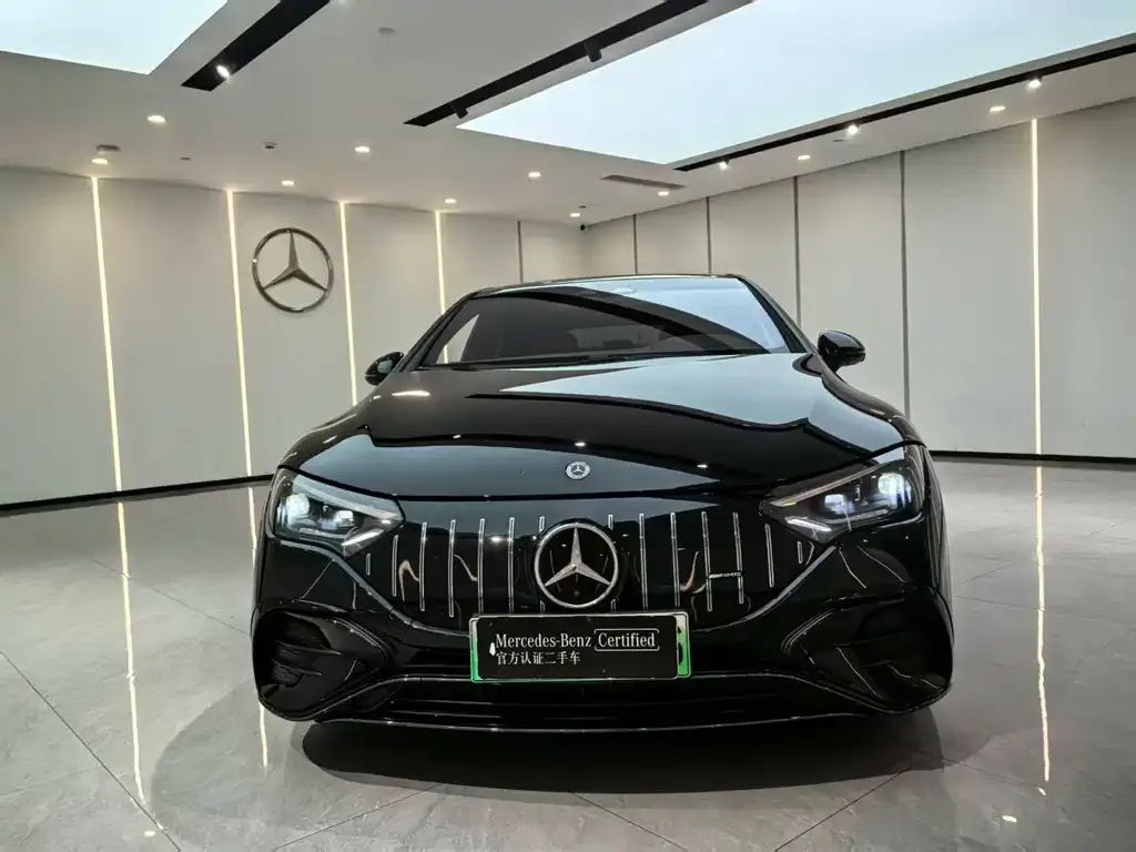 Mercedes-Benz EQE AMG — фото 4