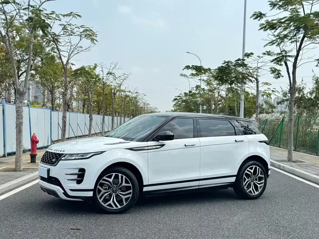 Land Rover Evoque — фото 1