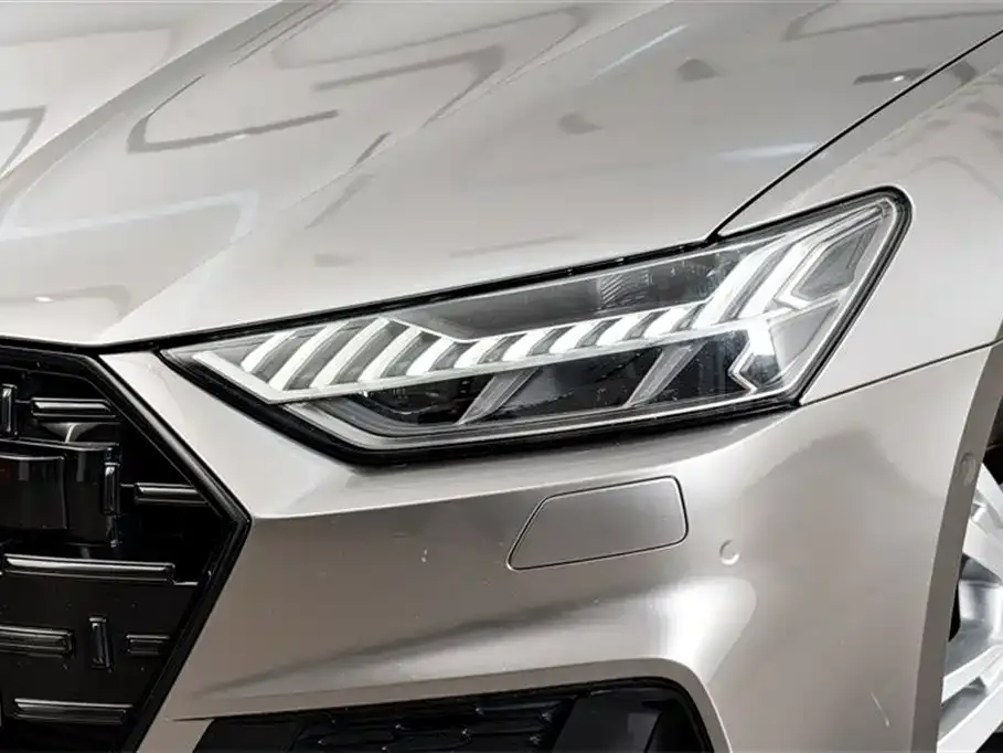 Audi A7L — фото 8