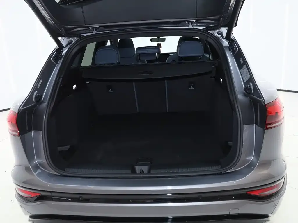 Audi Q6L e-tron — фото 4