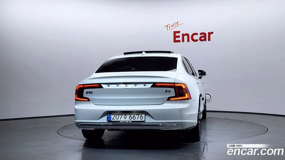 Volvo S90 — фото 10