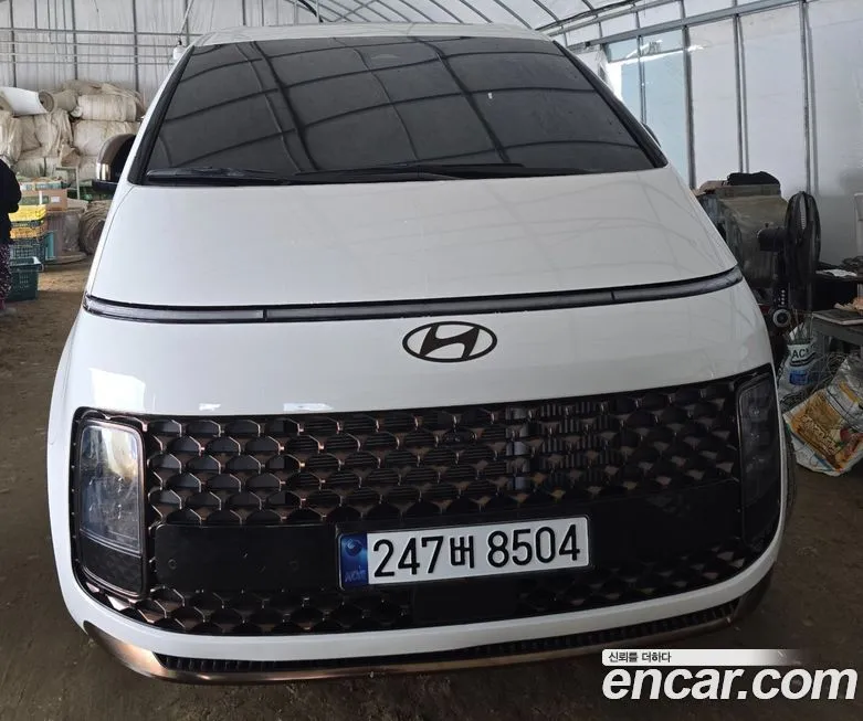 Hyundai Staria — фото 1