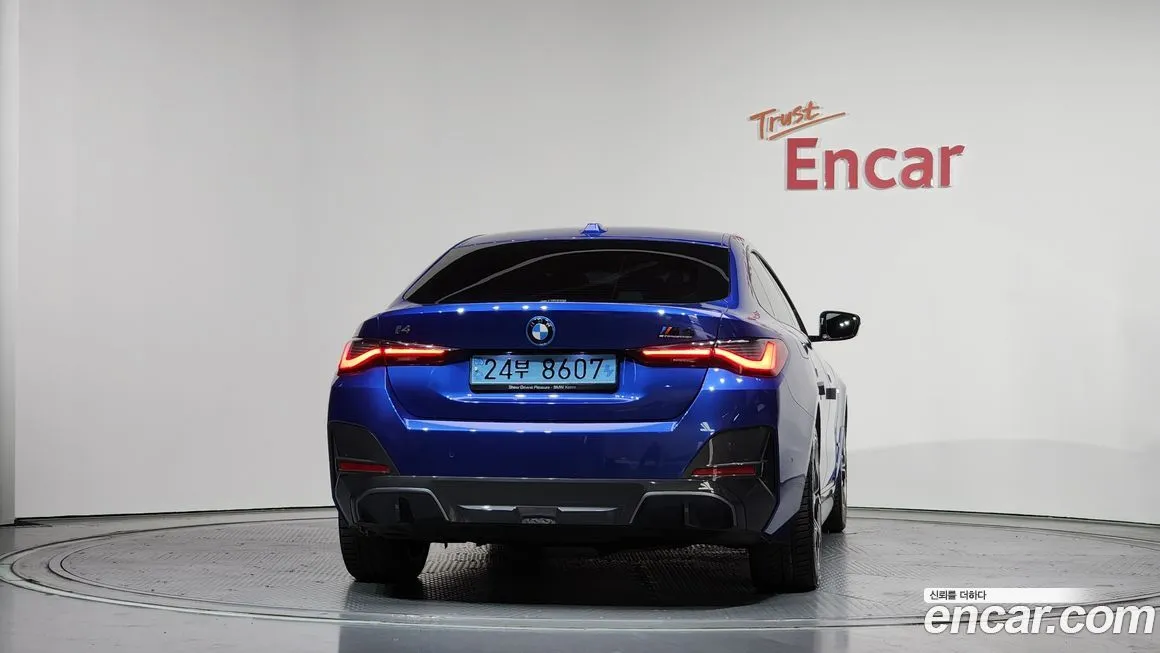 BMW i4 — фото 4