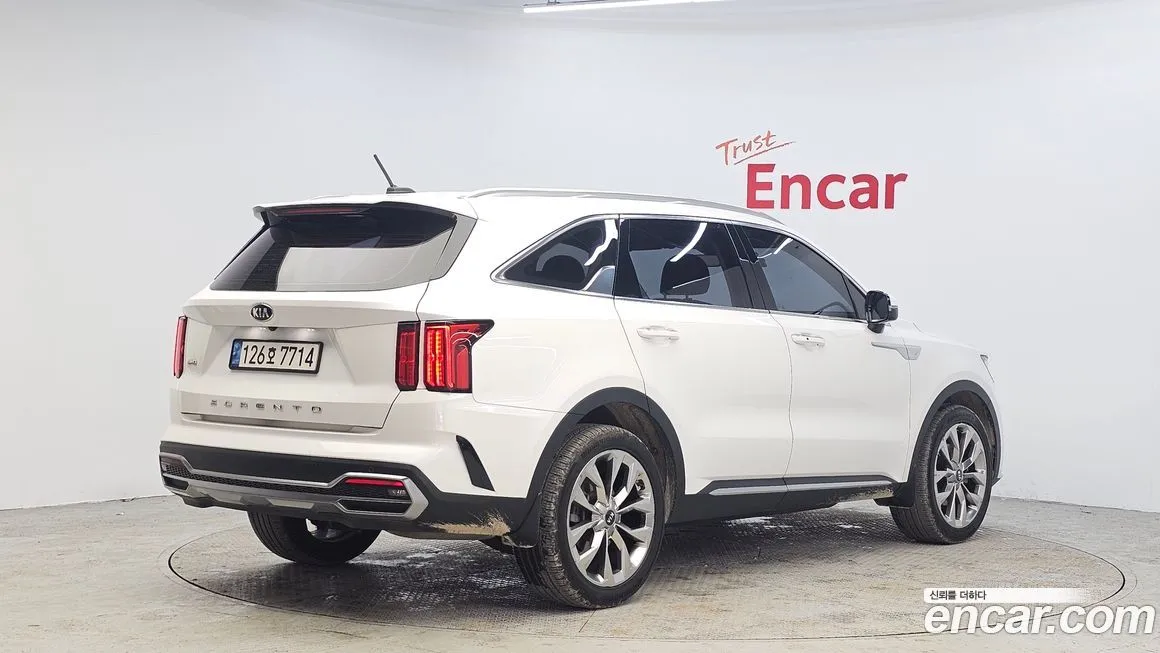 Kia Sorento — фото 8
