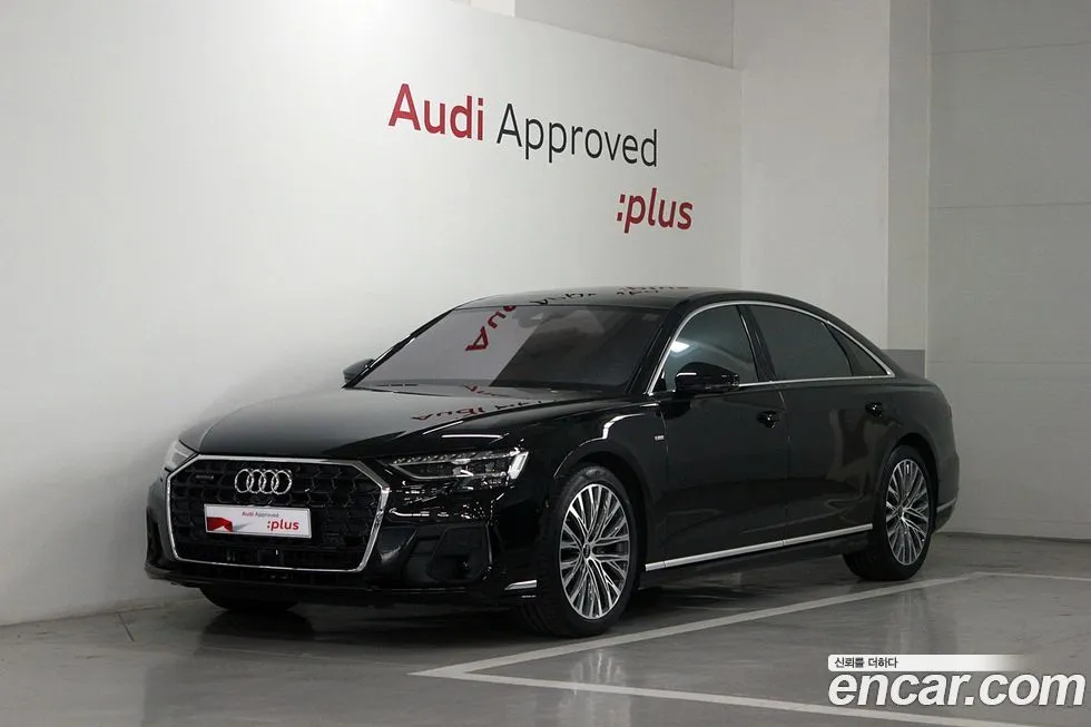 Audi A8 — фото 1