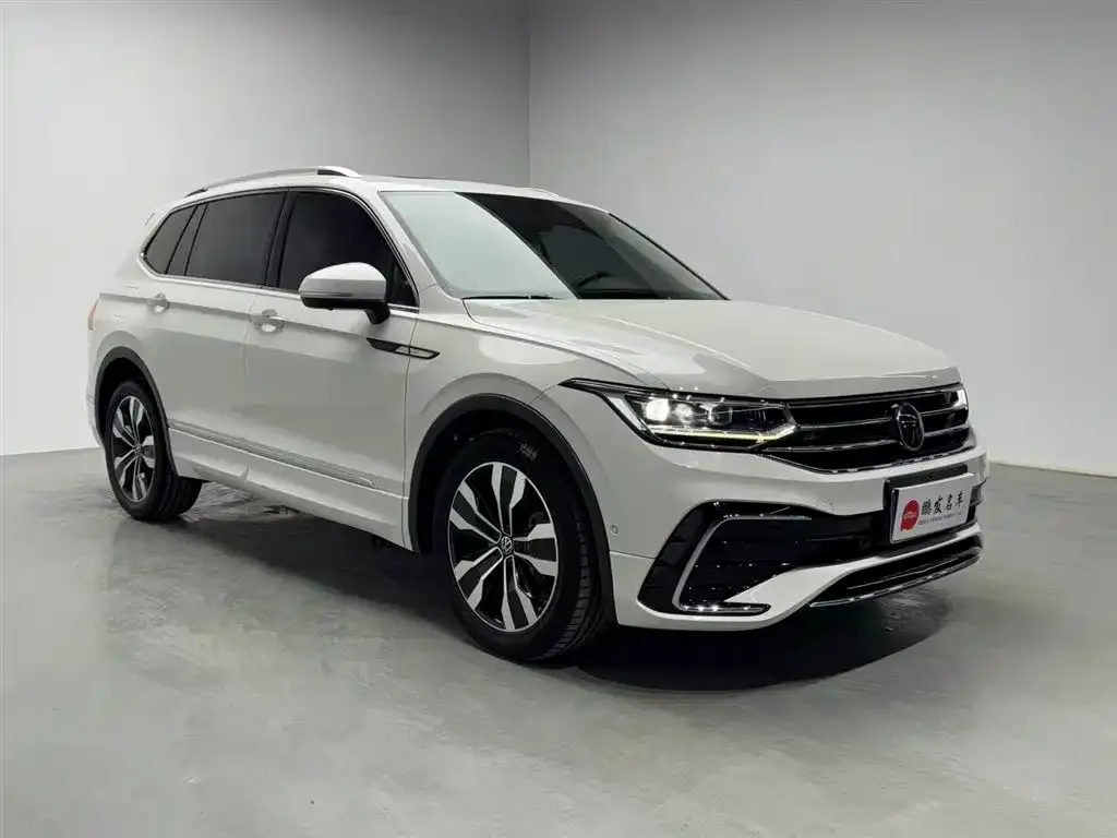 Volkswagen Tiguan L — фото 2