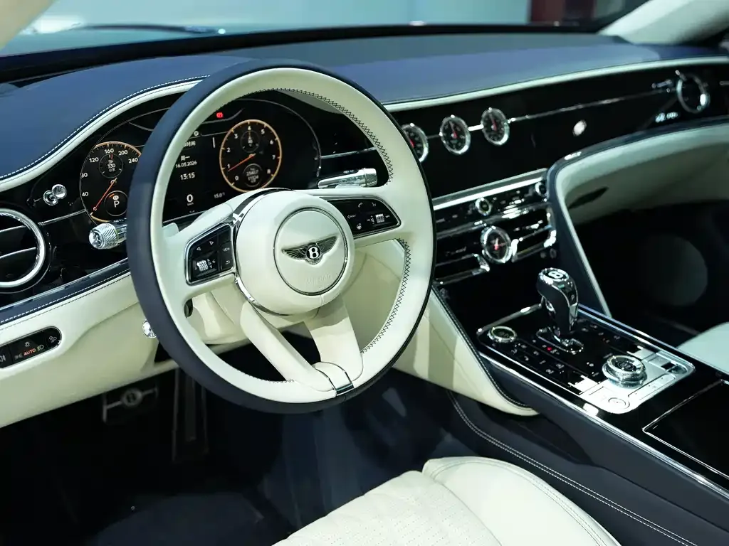 Bentley Flying Spur — фото 6