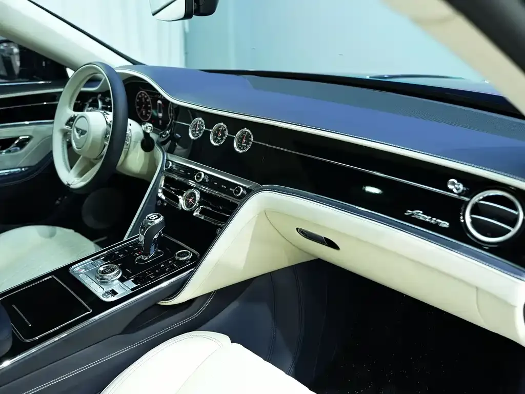 Bentley Flying Spur — фото 10