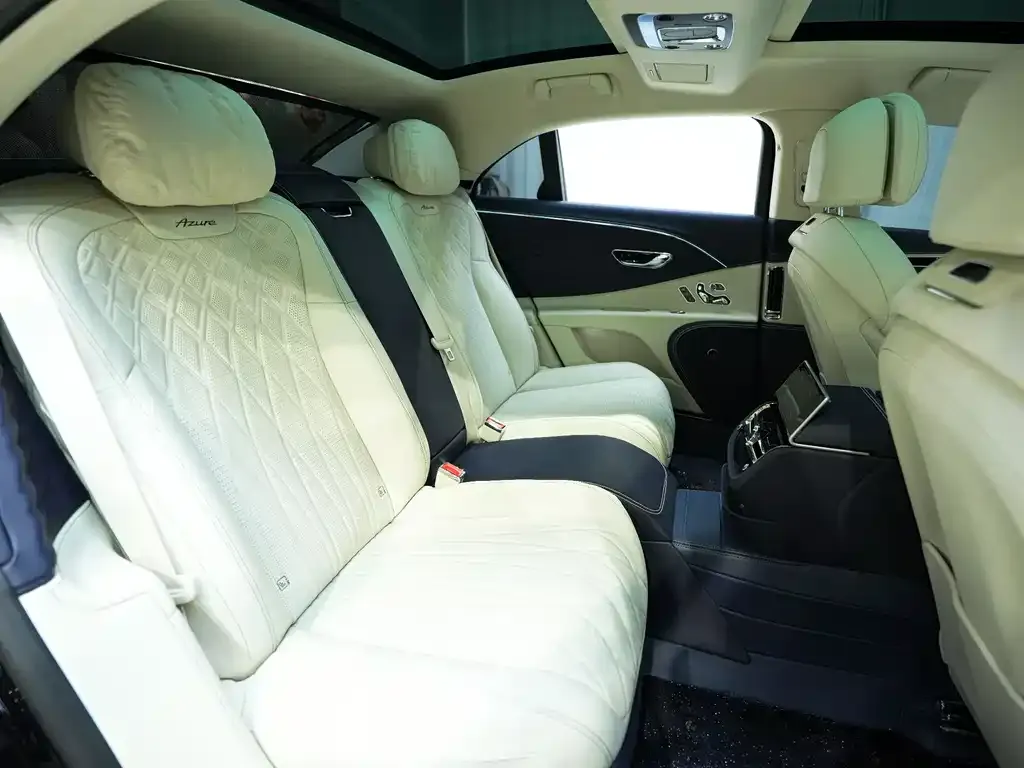Bentley Flying Spur — фото 2