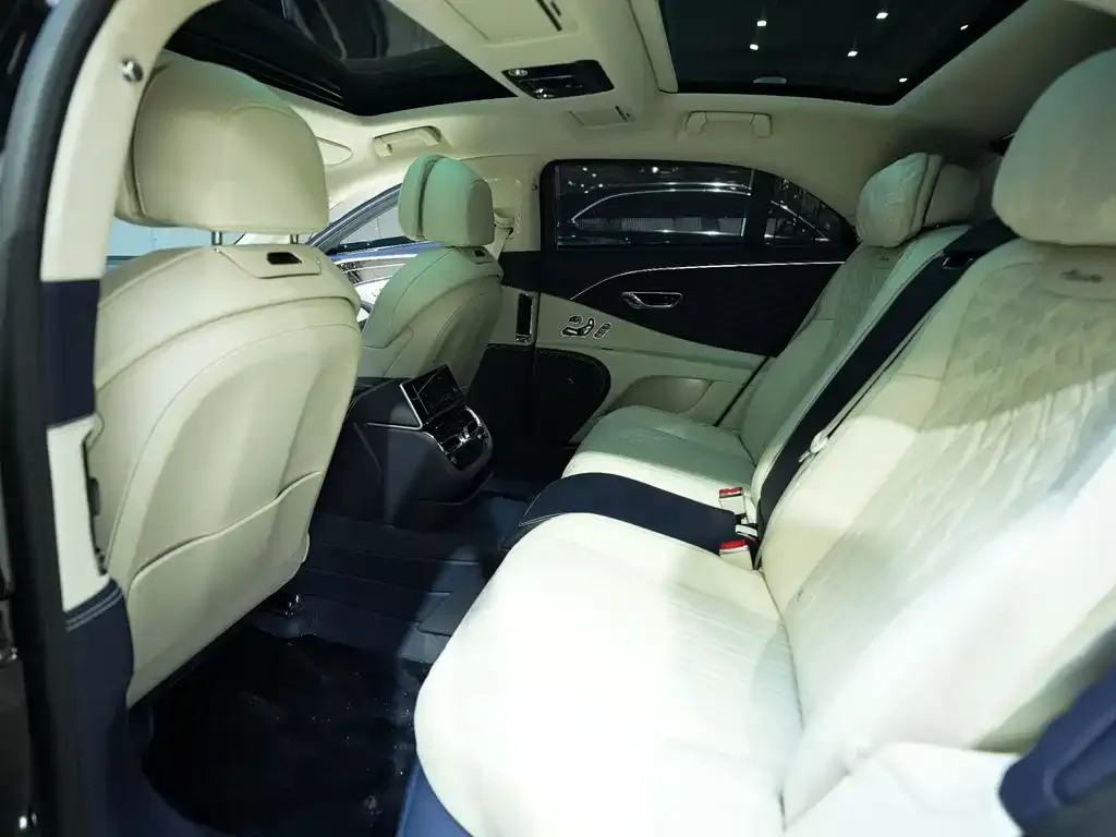 Bentley Flying Spur — фото 8