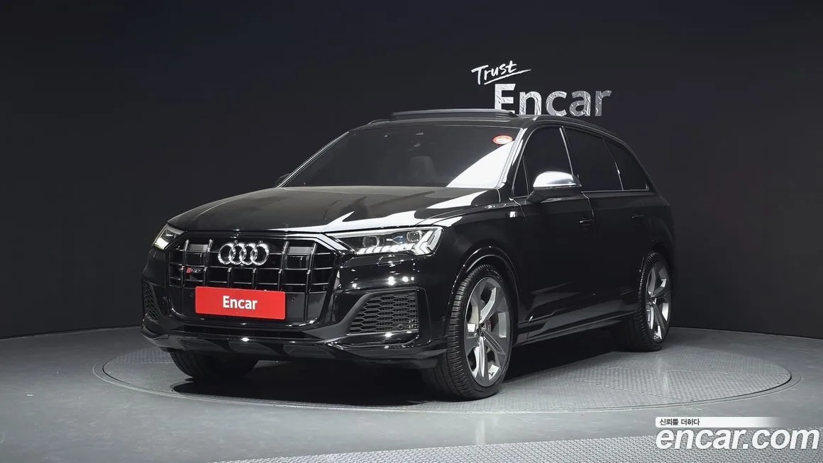 Audi SQ7 — фото 1