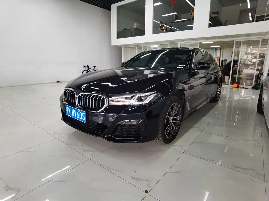 BMW 5 Series — фото 1
